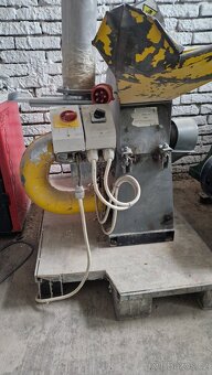 Drtička štěpky, kartonů a slámy - 2