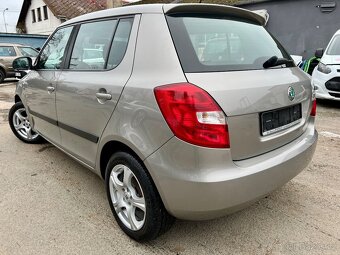 HEZKÁ ŠKODA FABIA  1.2 TSI - BEZ KOROZE - 2 SADY KOL - 2