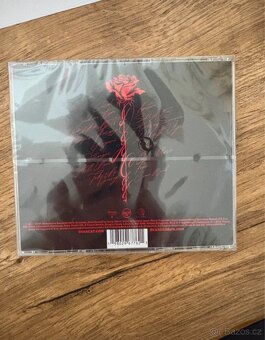 Podepsané cd od americké zpěvačky Doja Cat. - 2