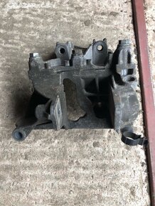 Volkswagen T5 držák motoru, kroužek volantu, brzdový štít - 2