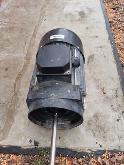 Elektromotor třífázový. - 2