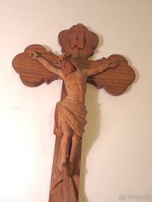 Vyřezávaný dřevěný krucifix - Ježíš Kristus - 2