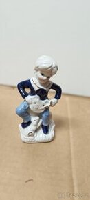 ručně malovaná porcelánová figurka chlapce se psem - 2