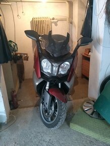 BMW C650GT červená. - 2