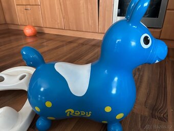 Houpací a skákací koník Rody - 2