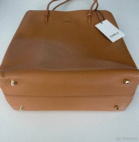 Furla Kabelka Essential - 2