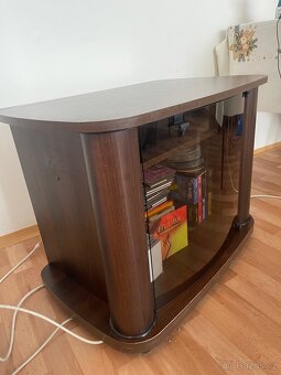 Stolek pod televizi - 2