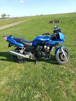 Yamaha FZS 600 - 2