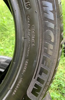 Letni dve pneu Michelin 185/60 R15, 7mm
- 2