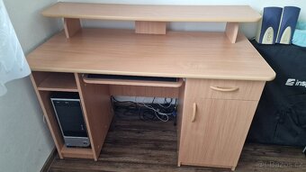 Stůl na pc - 2