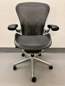 Kancelářská židle Herman MIller Aeron - 2