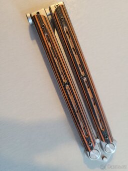 Nůž BRADLEY KIMURA ORANGE/BLACK G10 BUTTERFLY - 2