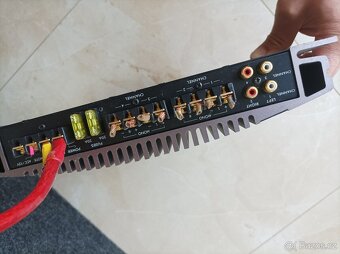 Prodám 4 kanálový zesilovač Philips 22DAP650/00 - 2