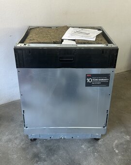 myčka ELECTROLUX plně vestavná 60 šířka -JAKO NOVÁ- - 2