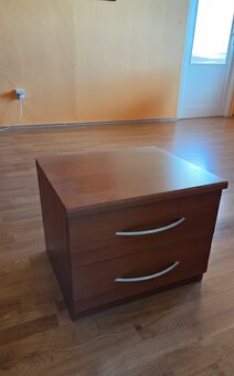 Postel 180x220 cm (dvoulůžko) + 2x noční stolek - 2