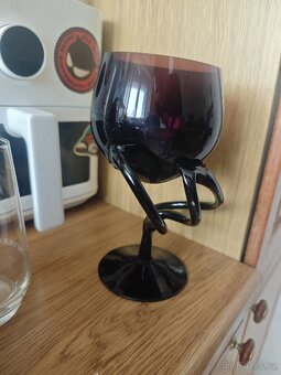 Dvě krásné sklenice na víno - 2