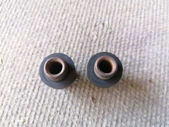 Silentbloky nádrže na CZ 175/ 487 - 2