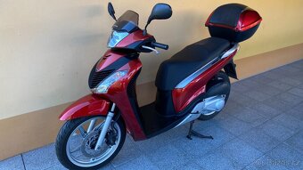 Honda SH 125i / po 1.majiteli / 2x klíč /nové pneu/ serviska - 2