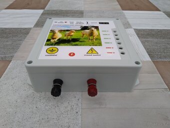 Prodám, elektrický ohradník, zdroj. SOLÁR 12V/230V 8J - 2