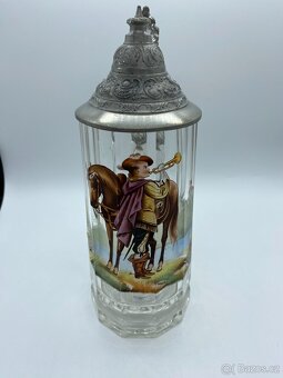 Sběratel nabízí staré korbele s cínovými víčky - 2