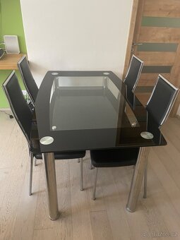 Skleněný stůl - 2