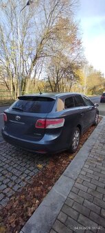 Toyota Avensis - 2