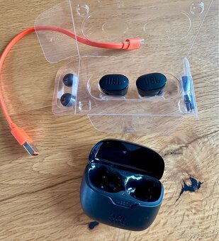 Sluchátka JBL Tune - 2