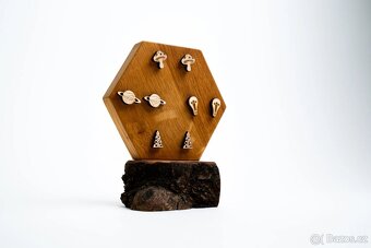 Stojan na náušnice Space root – Oliver - 2