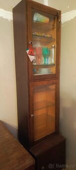 Prosklená skříňka - 2