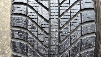 Celoroční pneu 205/55/16 Good Year - 2