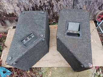 odposlechy 15" - 2
