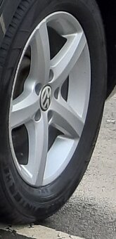 Prodám zimní pneu 215/60R16 - 2