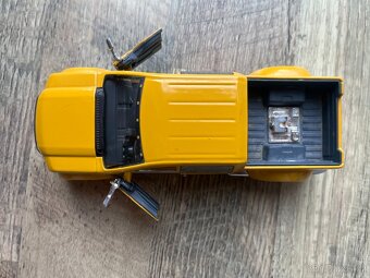 Model 1:31 Ford Mighty F-350, Maisto - 2