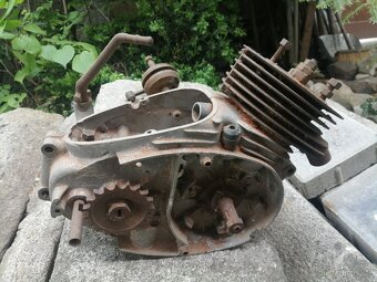 Motor ČZ 150 nálezový stav - 2