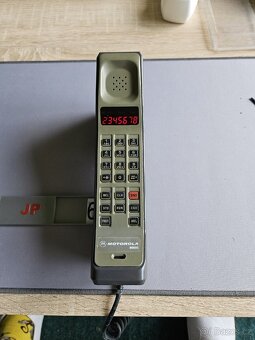 Motorola 8000s a International 2000 - 2
