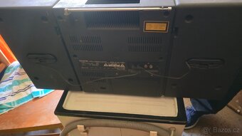 Aiwa kazetový a radiový magnetofon. - 2