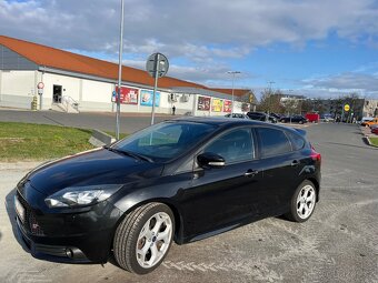 Sportovní vůz FORD FOCUS ST - 2000/183kW - 2
