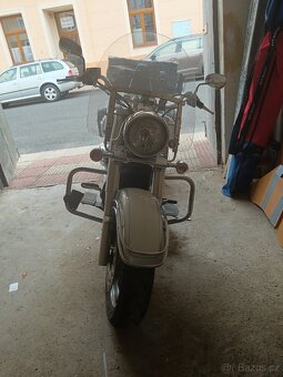Suzuki Intruder C800 - 2