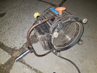 Studiové filmařské světlo, lampa Quartzcolor - 2