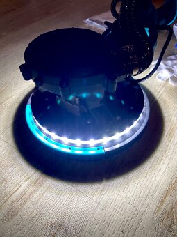 Elektrická bruska na sádrokarton s vysavačem - 2