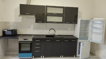 Byt 2+1+hala v rod.domku s terasou a zahrádkou, K.Hora - 2