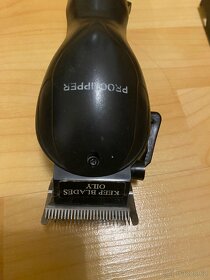 zastřihovač vlasů a vousů se 4 nástavci - 2