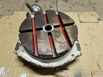 Otočný stůl frézka - 2