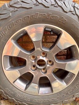 Sada alu kola r18 Jeep Wrangler 5kusů - 2