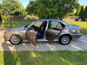BMW 5 sedan E39, 528i manuál - 2