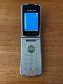 Sony Ericsson W508 - 2