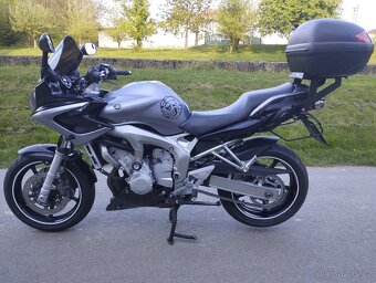 Yamaha FZ6 S r.v 2007, 51 000km, laděné výfuky, doplňky - 2
