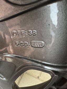 Mercedes R19 - 2