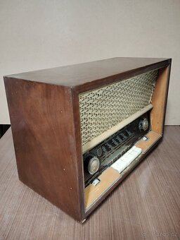 Starožitné lampové radio Tesla RONDO 522A - funkční - 2