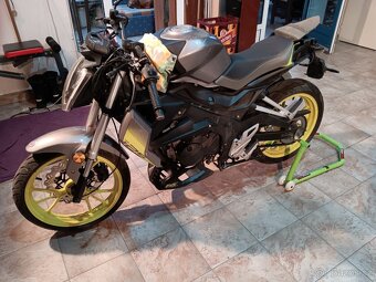 UM125 Xtreet - 2